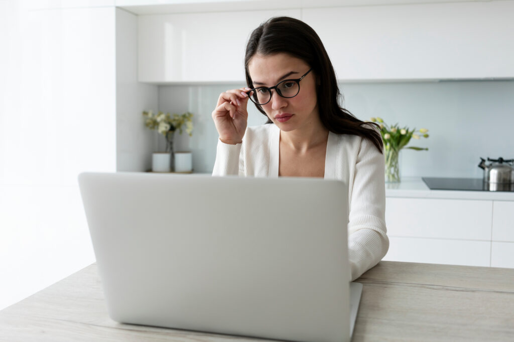 Digital Age Fatigue: 3 Habits to Protect Your Eyes